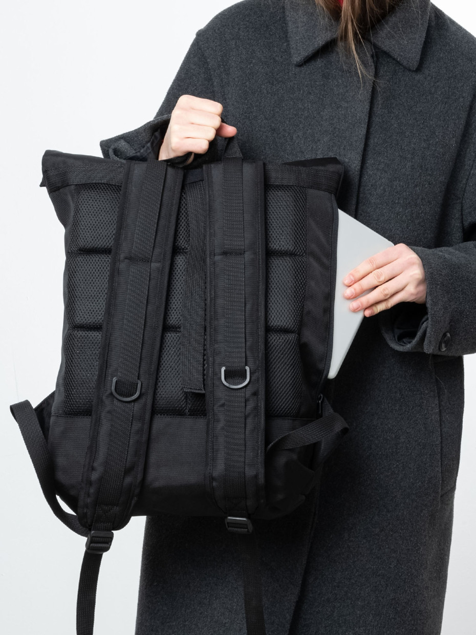 Рюкзак ROLLTOP POCKET 2 | чорний - екошкіра чорна матова 1/24