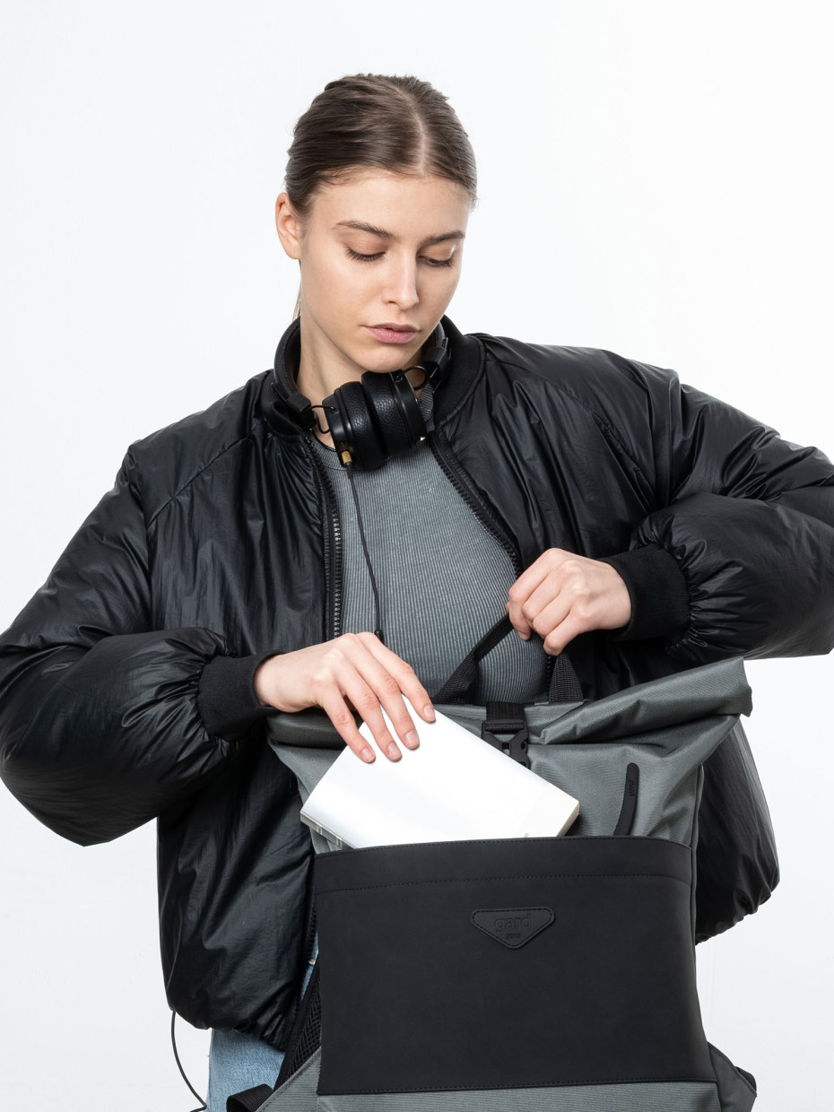 Рюкзак ROLLTOP POCKET 2 | сірий - екошкіра чорна матова 1/24