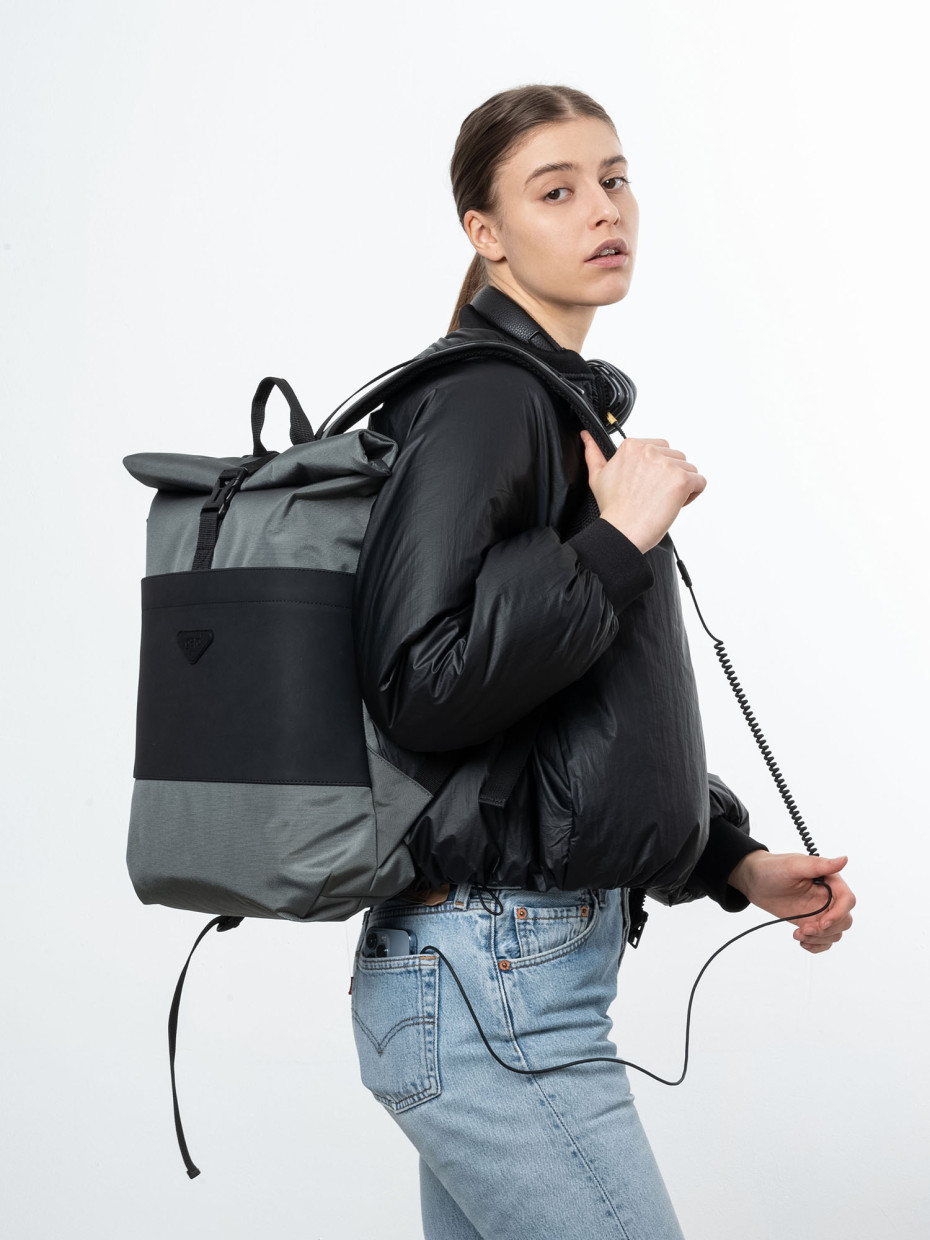 Рюкзак ROLLTOP POCKET 2 | сірий - екошкіра чорна матова 1/24
