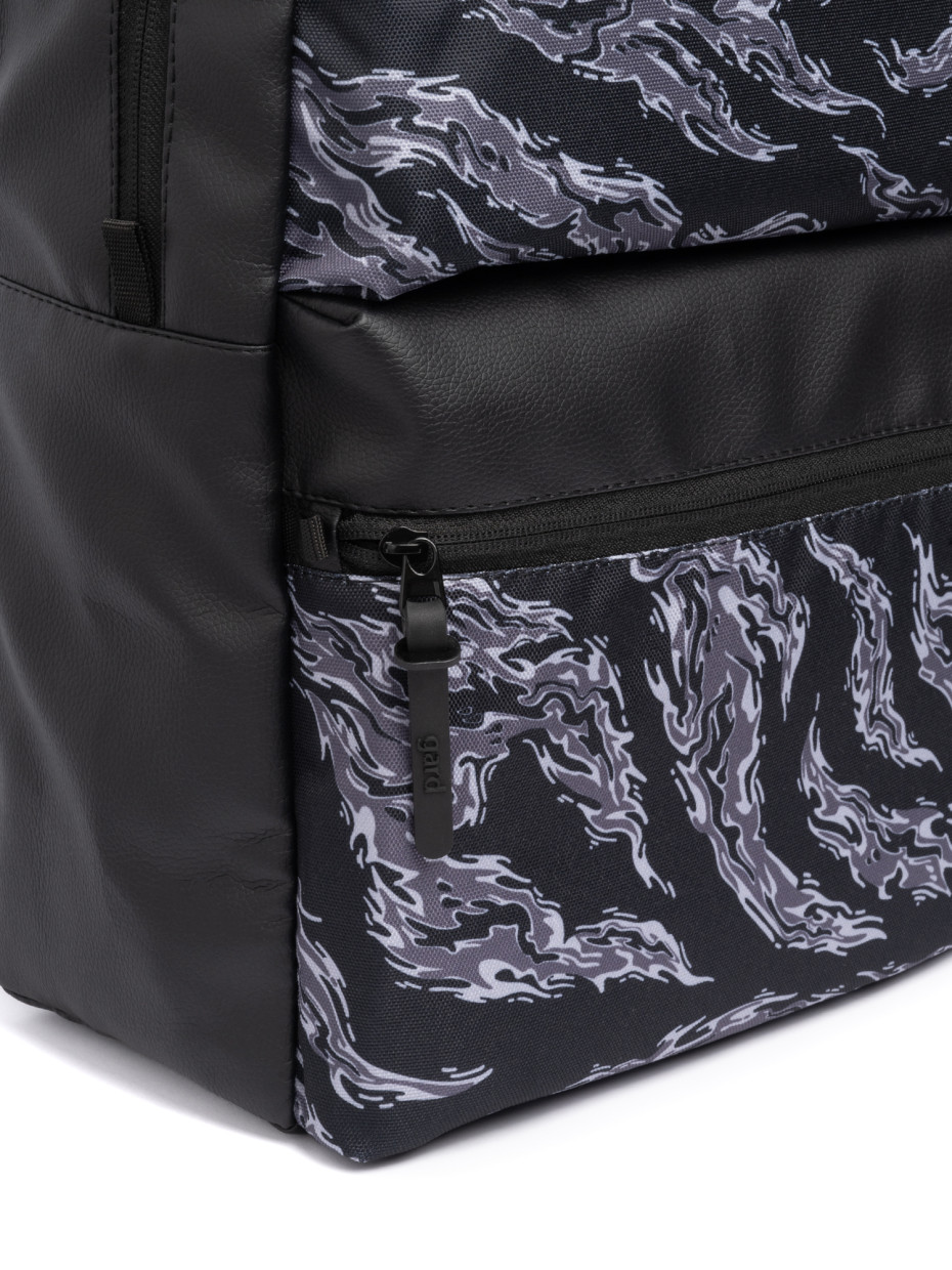 Рюкзак TWAIN | екошкіра чорна - tiger stripes camo 2/24