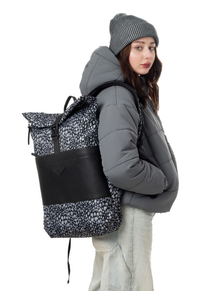 Рюкзак ROLLTOP POCKET 2 | gray leopard - екошкіра чорна текстурована 2/24 фото 2