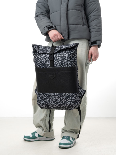 Рюкзак ROLLTOP POCKET 2 | gray leopard - екошкіра чорна текстурована 2/24 фото 3
