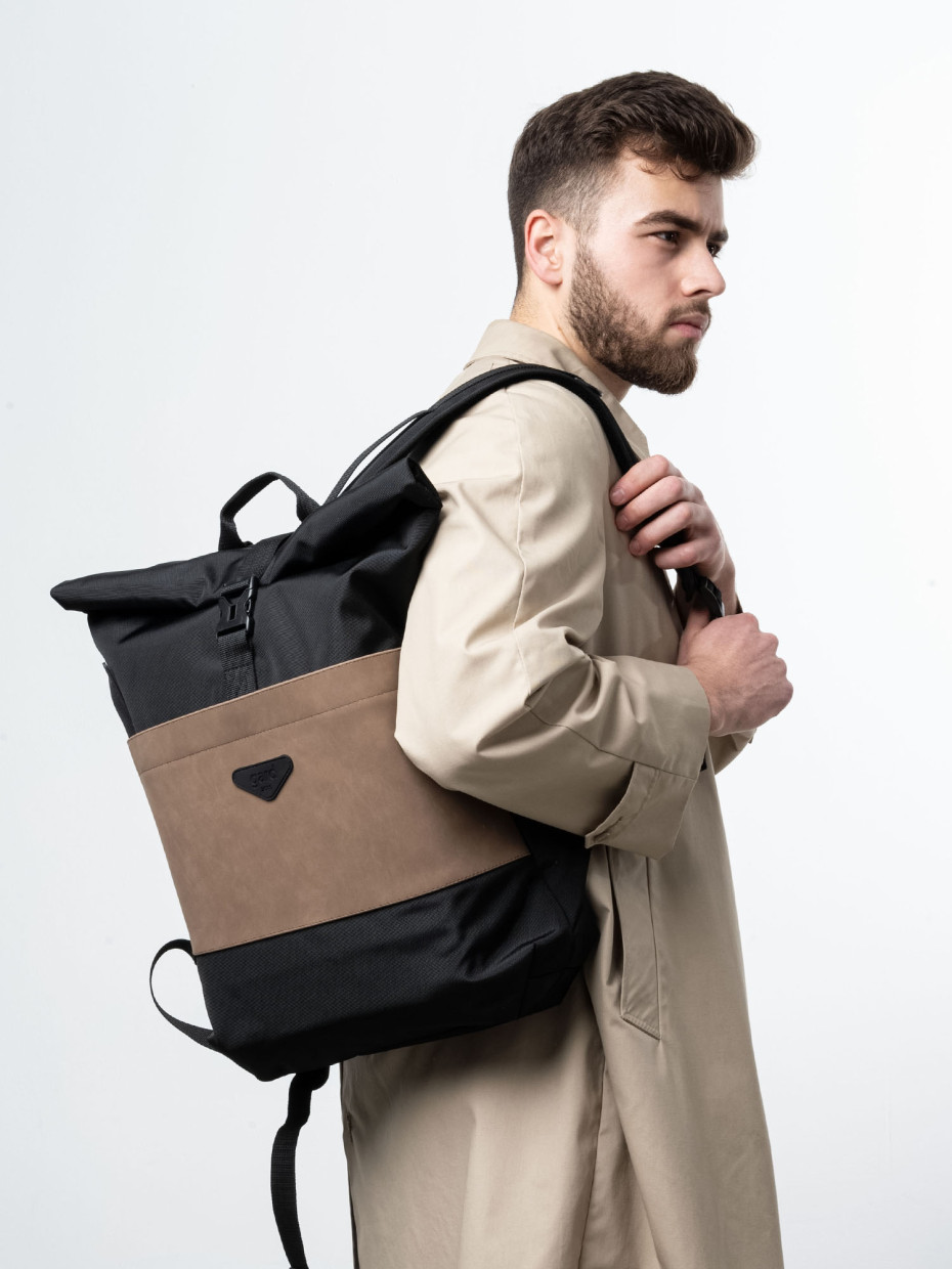 Рюкзак ROLLTOP POCKET 2 | чорний - екошкіра коричнева матова 1/24