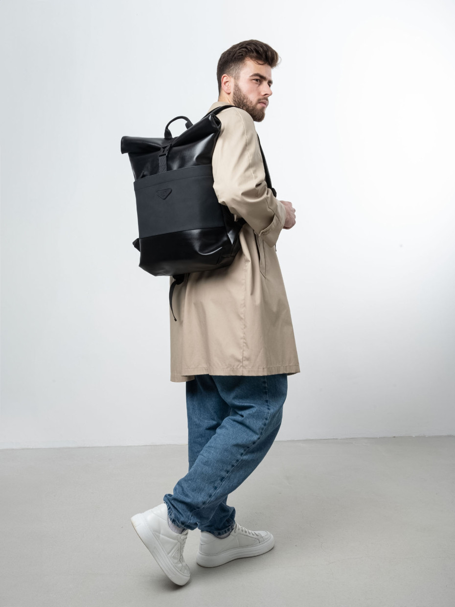Рюкзак ROLLTOP POCKET 2 | екошкіра чорна глянцева - чорна матова 1/24